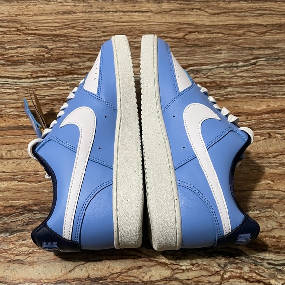 Nike - Picture 14 of 17